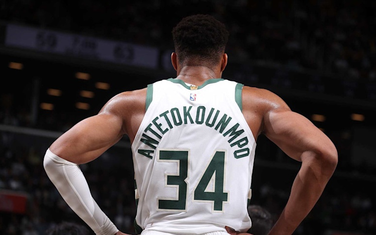 Antetokounmpo 6